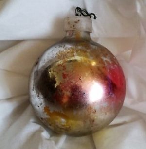 Senas eglutės žaisliukas