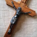 Pakabinamas kryžius