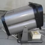 Raudonos šviesos šviestuvas nuotraukų darymui