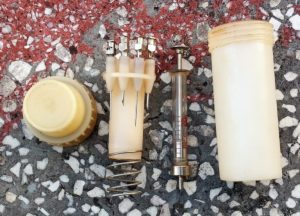 Švirkštas dėžutėje