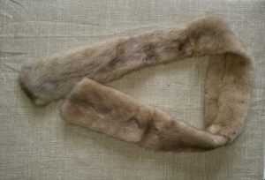 Audinės kailio apykaklė