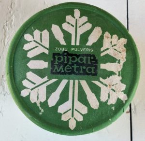 Dantų valymo milteliai