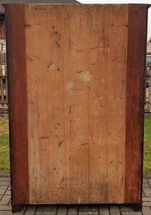 Spinta su stalčiais (1931 m.)