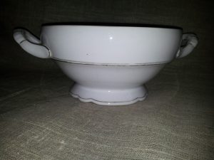 Porcelianinis indas sriubai