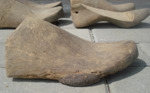 Medinių kurpalių rinkinys (6 vnt.)