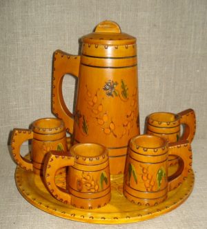 Suvenyrinis medinių indų rinkinys