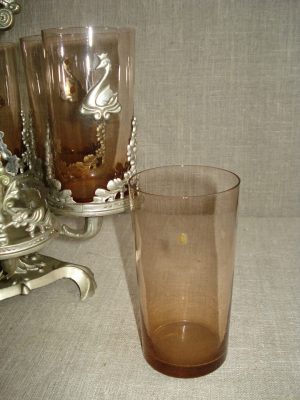 Stiklinių rinkinys stovelyje