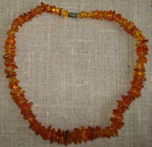 Gintariniai karoliai