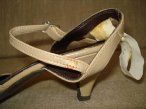 Sovietinės moteriškos basutės