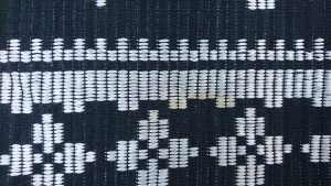 Šilku austas gedulo audeklas