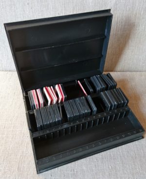 Mokomosios skaidrės dėžutėje