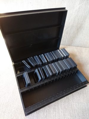 Mokomosios skaidrės dėžutėje