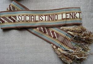 Austa juosta "Socialistinio lenktyniavimo nugalėtojui"