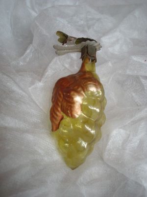 Senas eglutės žaisliukas "Vynuogė"