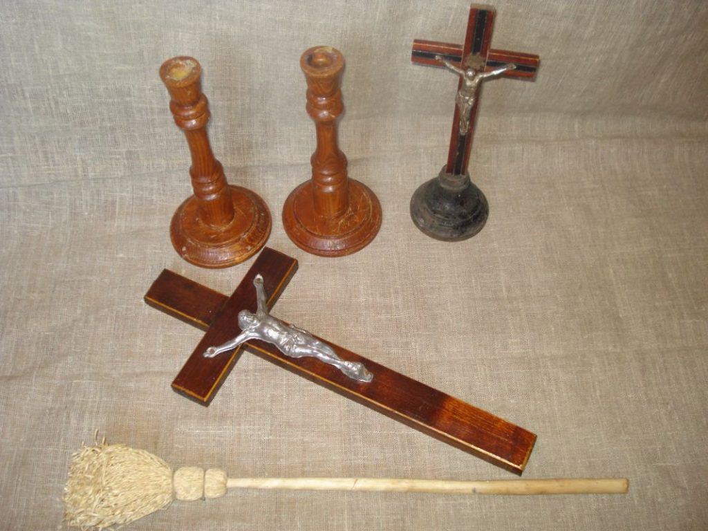 Seni religiniai reikmenys