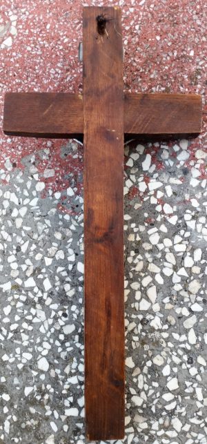 pakabinamas kryžius