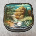 Medinė papuošalų dėžutė