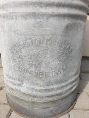 Metalinis indas "Vacuum Oil Comp. SAE Rotterdam" - Image 2