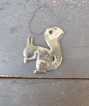 Senas eglutės žaisliukas "Voveraitė"