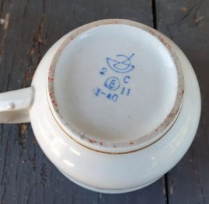 Puodelis su raudonais "žirneliais" - Image 3