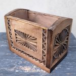 Medinė rankų darbo dėžutė