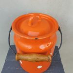 Metalinė "kanutė" su dangteliu (bidonėlis)