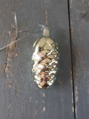 Senas eglutės žaisliukas "Kankorėžis"