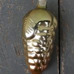 Senas eglutės žaisliukas "Kankorėžis"