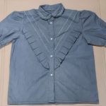 Moteriški siuvinėti marškinukai pūstomis rankovėmis