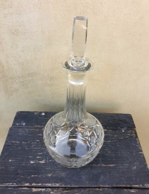 Stiklinis grafinas su kamšteliu