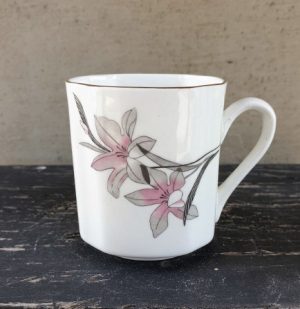 Kaulinio porceliano puodelis