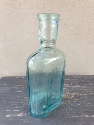 Žalio stiklo buteliukas su kamšteliu - Image 2