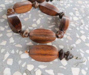 Mediniai auskarai ir apyrankė - Image 2