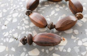 Mediniai auskarai ir apyrankė - Image 3