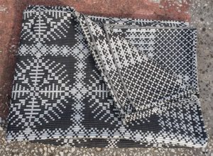 Lovatiesė su šilku