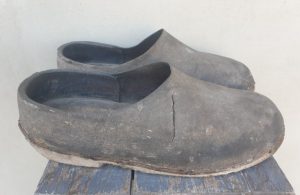 Senoviniai odiniai batai mediniais padais - Image 5