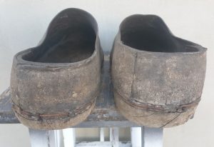 Senoviniai odiniai batai mediniais padais - Image 7