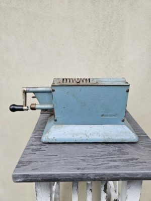 Rankinė mechaninė skaičiavimo mašinėlė "Feliks" - Image 4