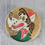 Metalinis vaikiškas ženkliukas "Na, palauk"