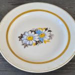 Lėkštė su ramunėmis