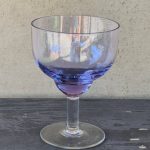 Melsvo stiklo taurė