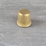 Žalvarinis antpirštis ("noperskas")