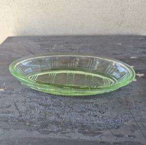 Maža žalsvo stiklo silkinė - Image 2