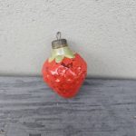 Senas eglutės žaisliukas "Braškė"