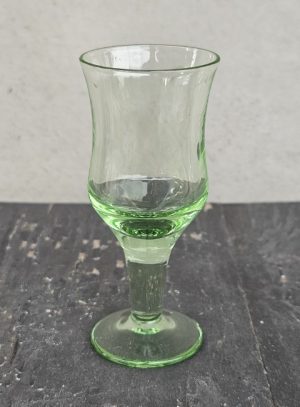 Žalsvo stiklo taurelė