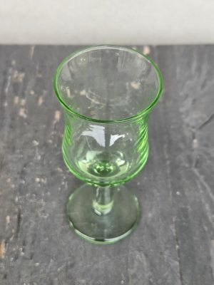 Žalsvo stiklo taurelė - Image 2