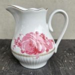 Pieno/grietinėlės indas