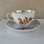 Puodelis su lėkštute