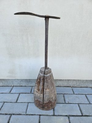 Metalinis batsiuvio kurpalis