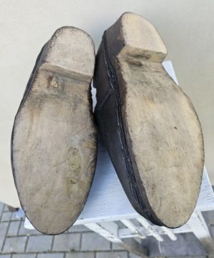 Senoviniai odiniai batai mediniais padais - Image 5
